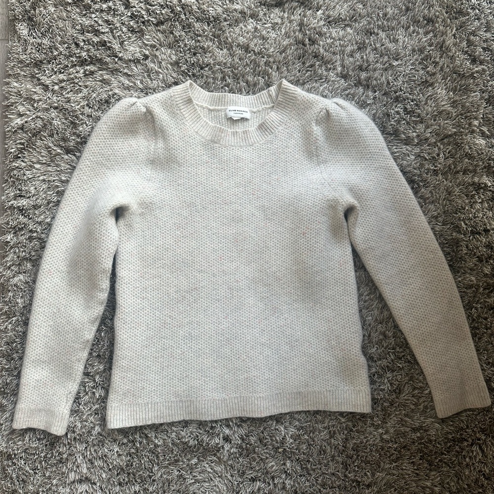 Club Monaco Light Gray Crew Neck Sweater